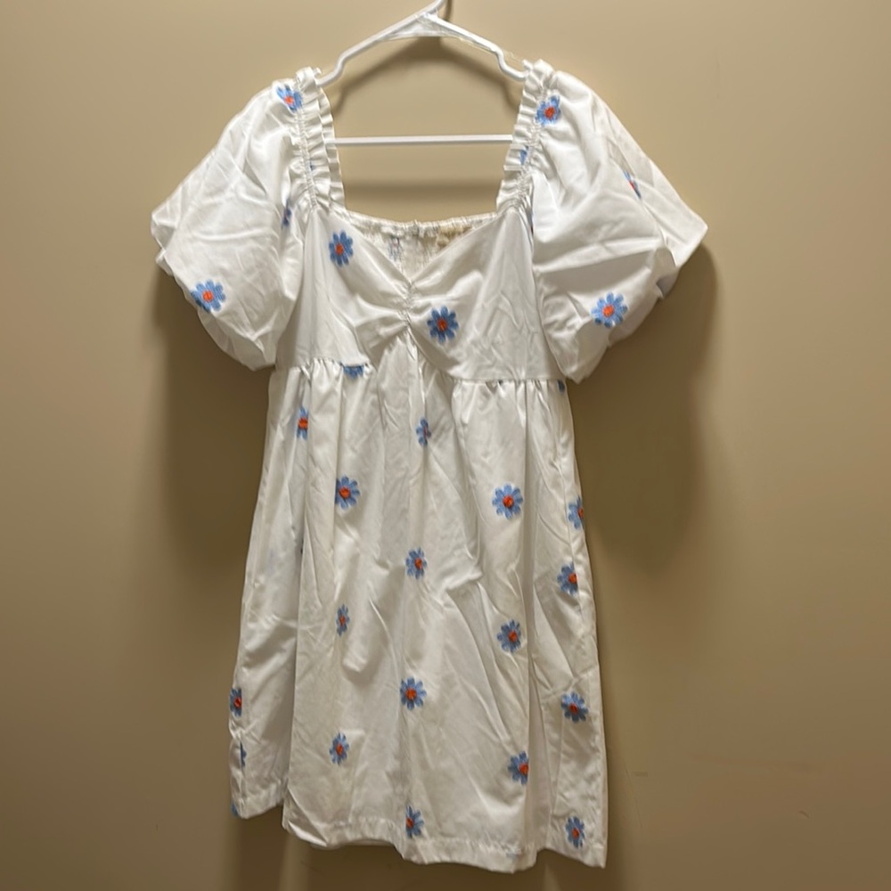 White and Blue Flowers Puff Sleeve Dress